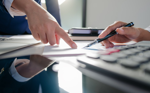 ?？诖碛涃~的優(yōu)勢與材料