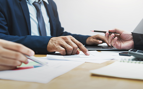 申請(qǐng)?？诩艺緢?zhí)照的流程