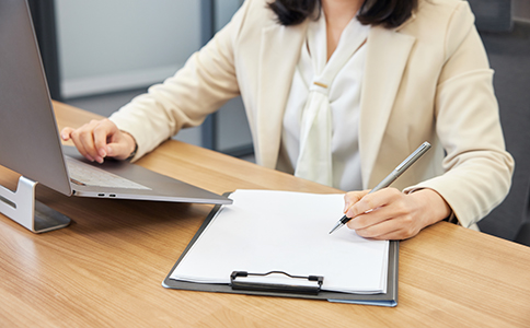 ?？诠咀?cè)資本變更