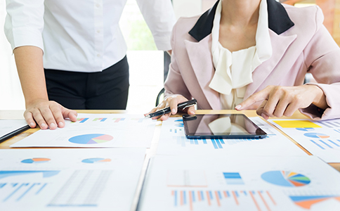 ?？趫?zhí)照代辦服務(wù)費用