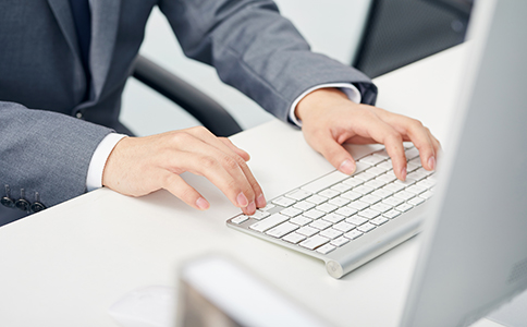 ?？谧再Y金變更