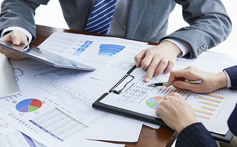 選擇?？诠咀苑?wù)的優(yōu)勢