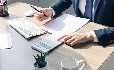 ?？谝话慵{稅人代理記賬一年費用