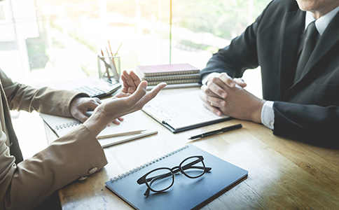 ?？陔娮由虅展咀缘幕緱l件