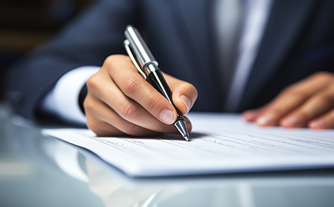 ?？诮ㄖ咀缘膬?yōu)勢