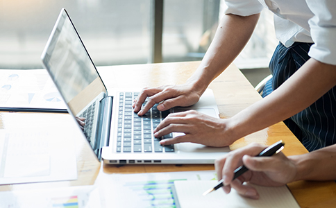 ?？谌肆Y源許可證辦理流程