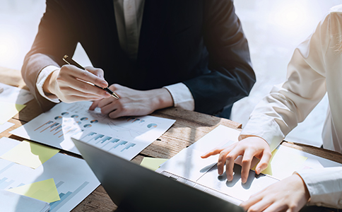 ?？谧钥萍脊镜木唧w流程