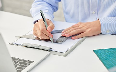 申請(qǐng)?？诔霭嫖锝?jīng)營(yíng)許可證的條件