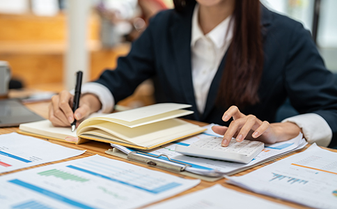 ?？诹闵陥?bào)的具體報(bào)稅流程