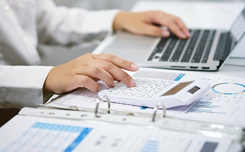 如何選擇靠譜的?？诖碛涃~公司