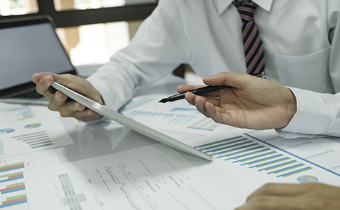 ?？谌肆Y源許可證代辦流程