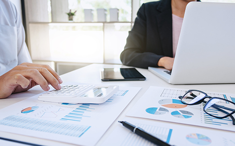 ?？谧?cè)公司的基本條件