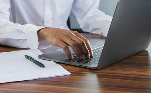 ?？谧N公司多少錢