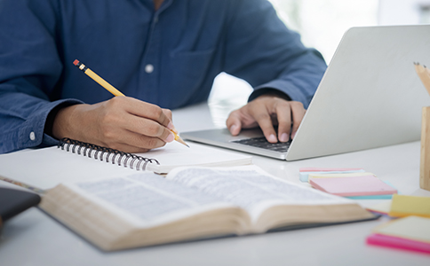 ?？诠咀?cè)的辦理流程