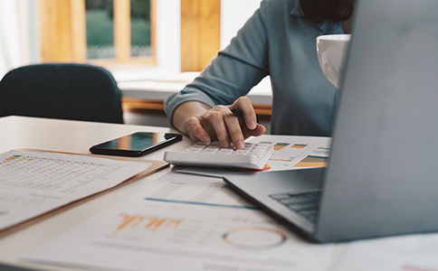 ?？谧N公司