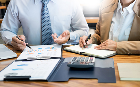 ?？诠煞莨咀缘馁M(fèi)用