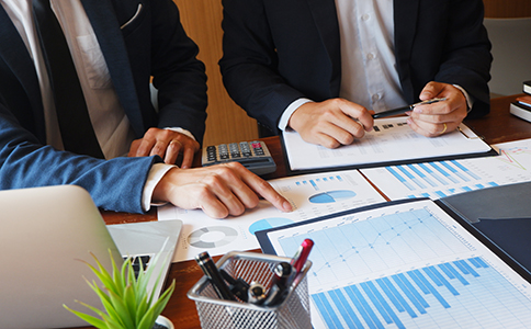 ?？诠咀孕枰闹饕掷m(xù)