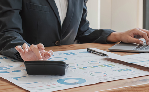 ?？诰频旯咀?cè)的基本要求